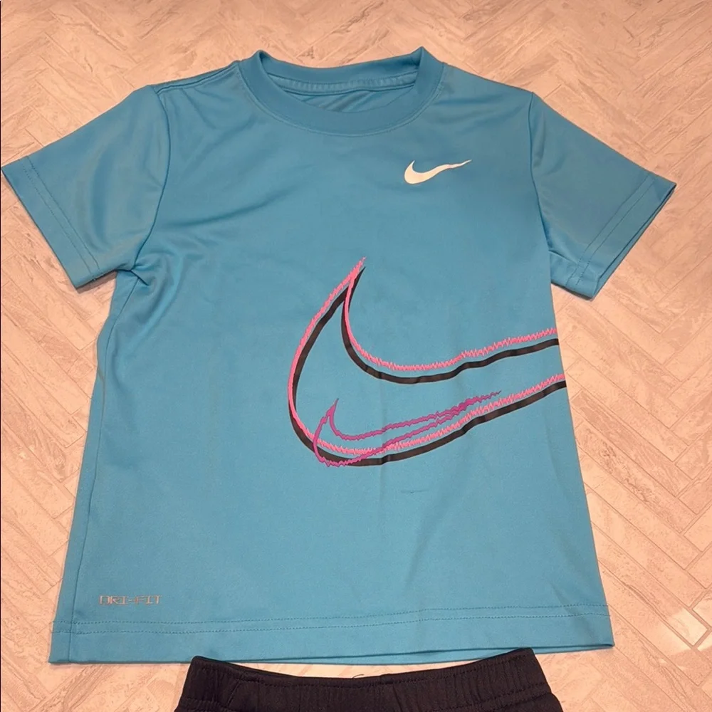 Nike Blue T-Shirt and Black Shorts Set, size kids 7 - Picture 2 of 9